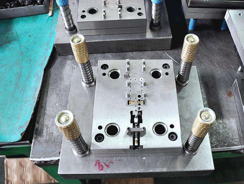 信州模具制造-01